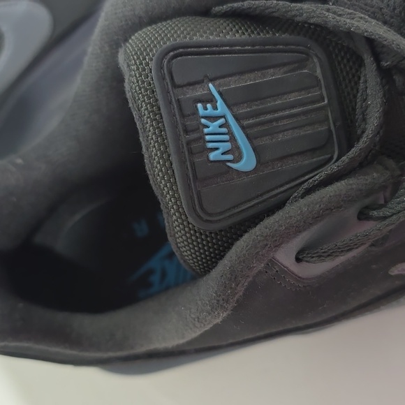 Nike Black and Gray Athletic Shoes - Picture 7 of 8